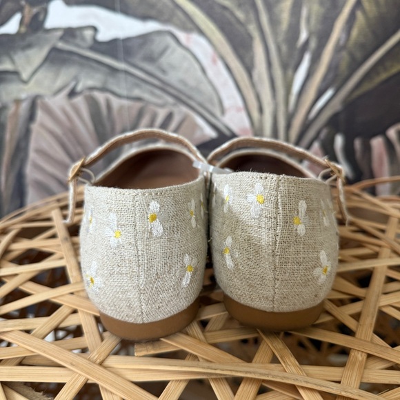 Steve Madden cream Floral daisy Embroidered Mid Strap ballet Flats Mary Jane - Picture 5 of 6